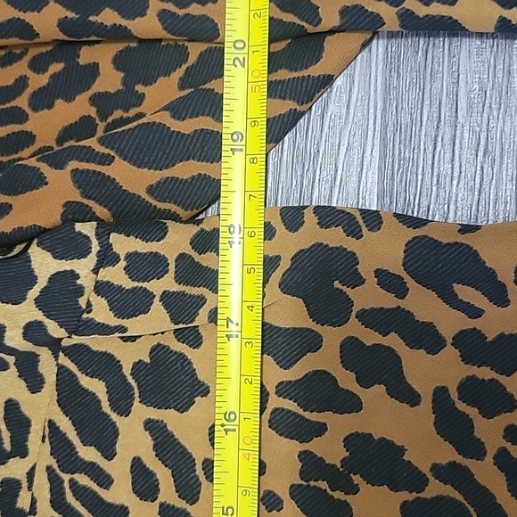 Leopard Print Long Sleeve Women's Top - Picture 5 of 7